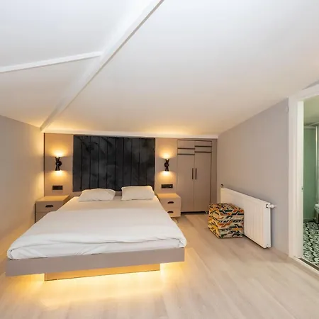 Cirrus Hotel