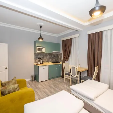 Hotel Cirrus *
