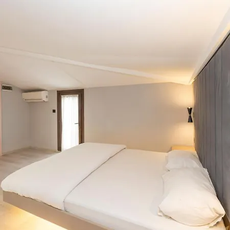 Cirrus Hotel